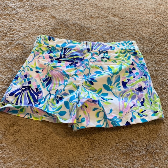 Lilly Pulitzer printed shorts - Picture 4 of 6